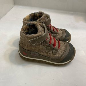 See Kai Run Waterproof Little Kid Boots. Size: 7.